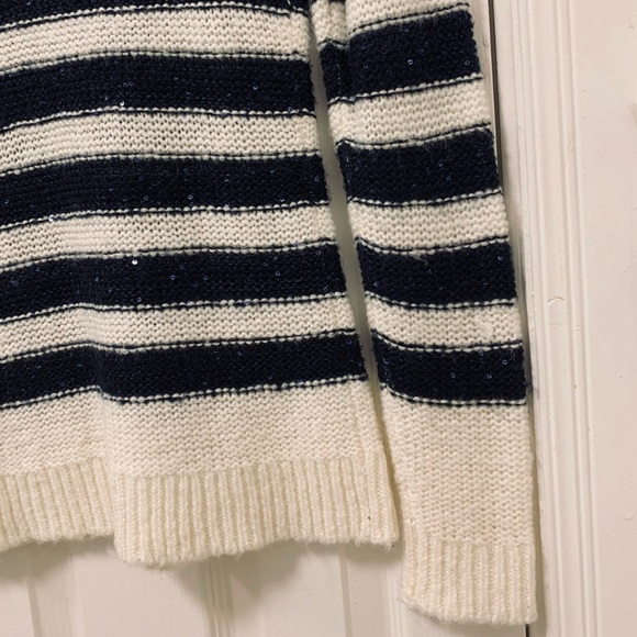 White&dark blue sequined knit sweater 💙🤍 - Picture 12 of 12